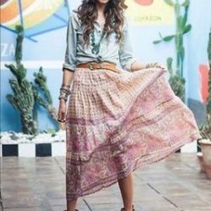 Spell and the Gypsy collective desert rose S